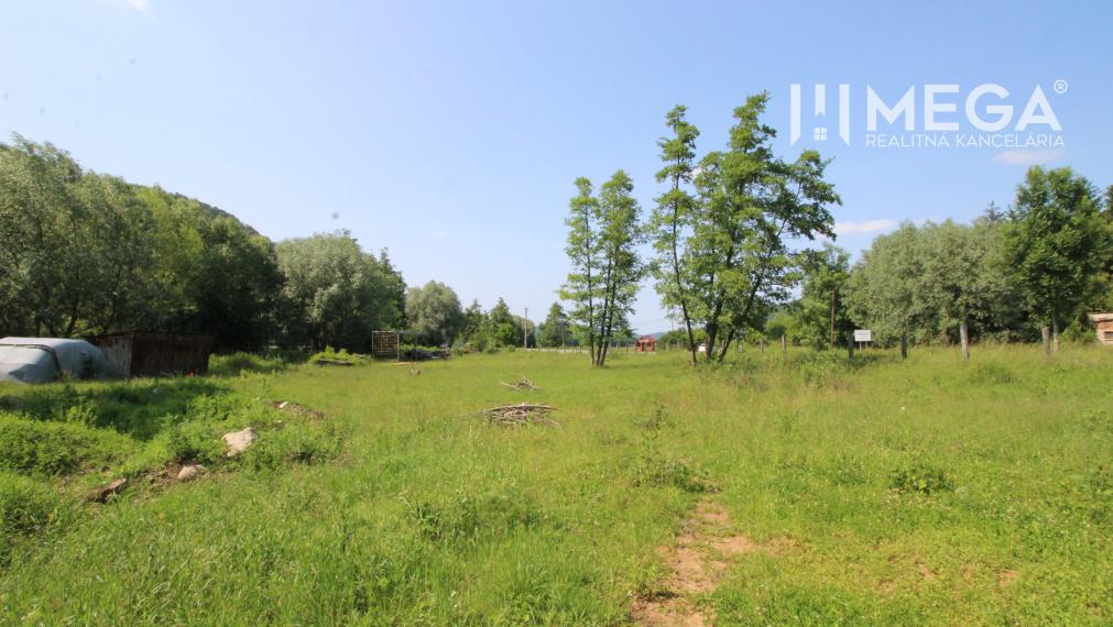 EXKLUZÍVNE NA PREDAJ POZEMOK V OBCI PTIČIE - iba 7km od mesta