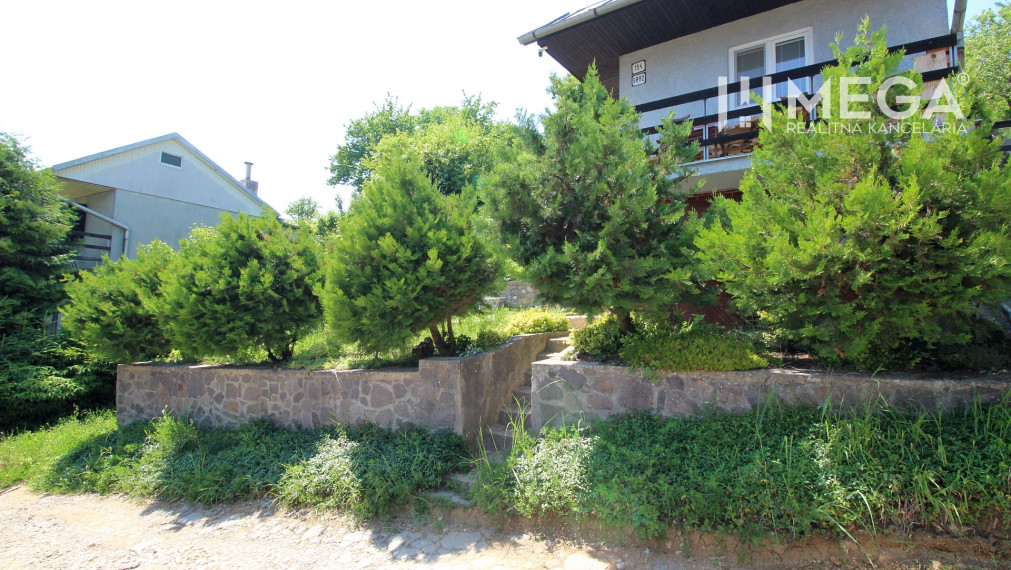 Na predaj záhradná chatka s výborným prístupom a saunou - Humenné