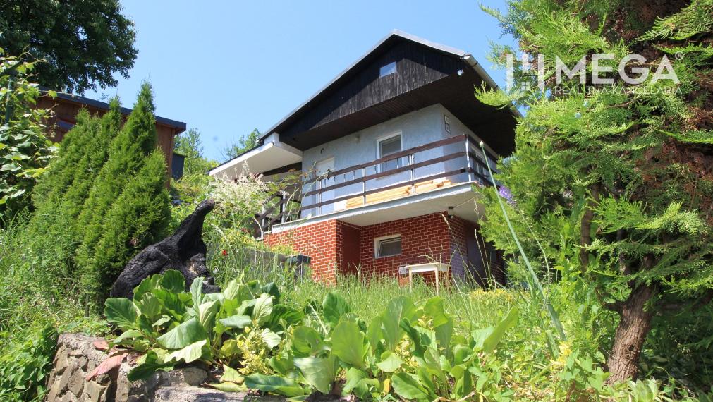 Na predaj záhradná chatka s výborným prístupom a saunou - Humenné