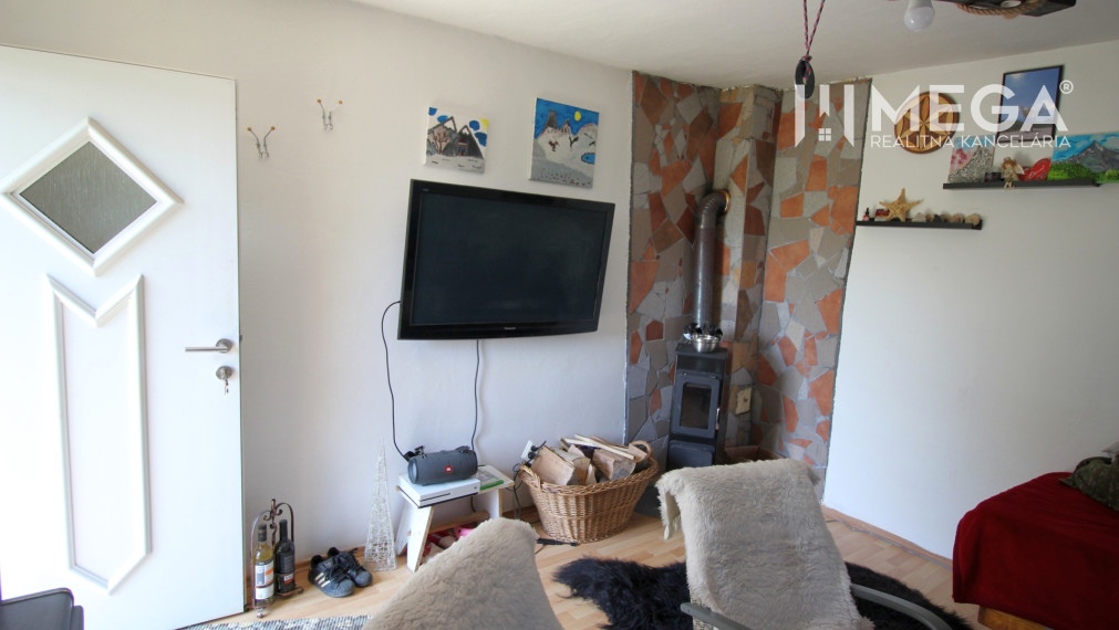 Na predaj záhradná chatka s výborným prístupom a saunou - Humenné