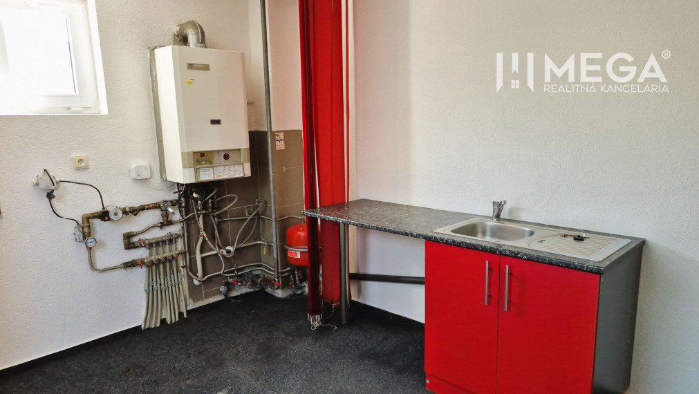 PRENÁJOM KOMERČNÉHO PRIESTORU v HUMENNOM ul. Fidlikova