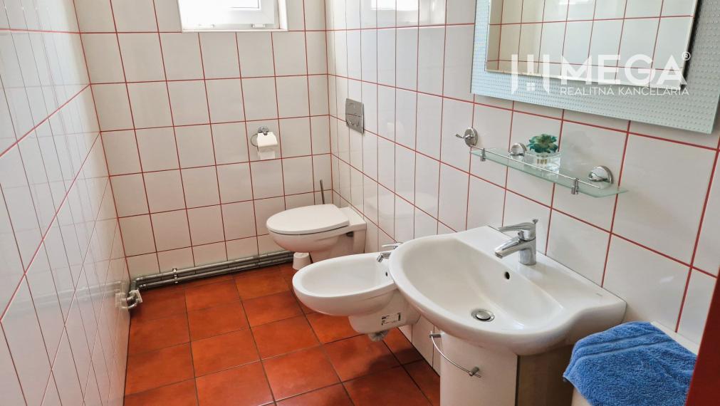 PRENÁJOM KOMERČNÉHO PRIESTORU v HUMENNOM ul. Fidlikova