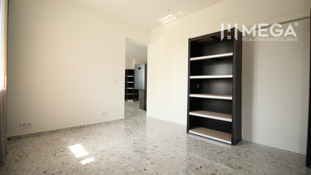 NA PRENÁJOM: Kancelárske priestory + 3-izbový apartmán – Košice