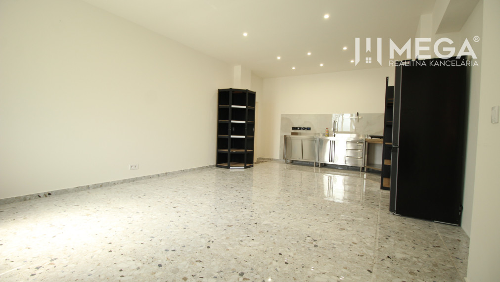 NA PRENÁJOM: Kancelárske priestory + 3-izbový apartmán – Košice