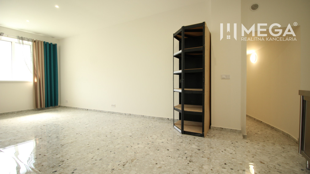 NA PRENÁJOM: Kancelárske priestory + 3-izbový apartmán – Košice