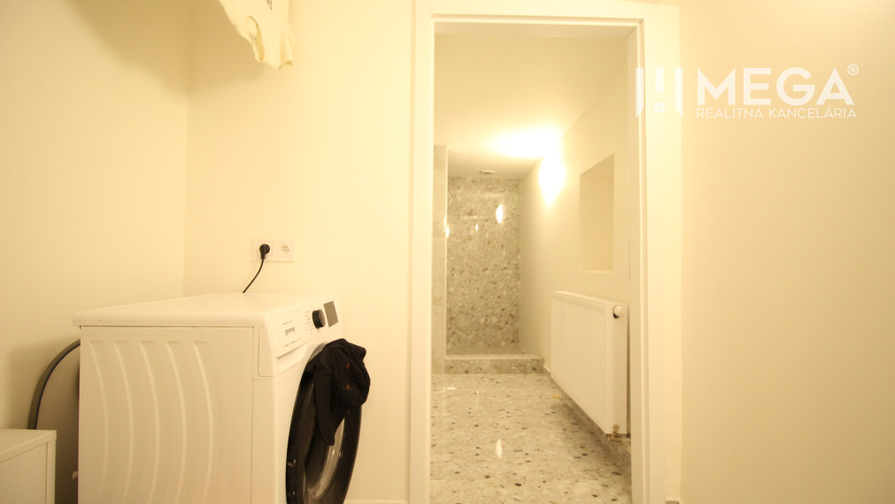 NA PRENÁJOM: Kancelárske priestory + 3-izbový apartmán – Košice