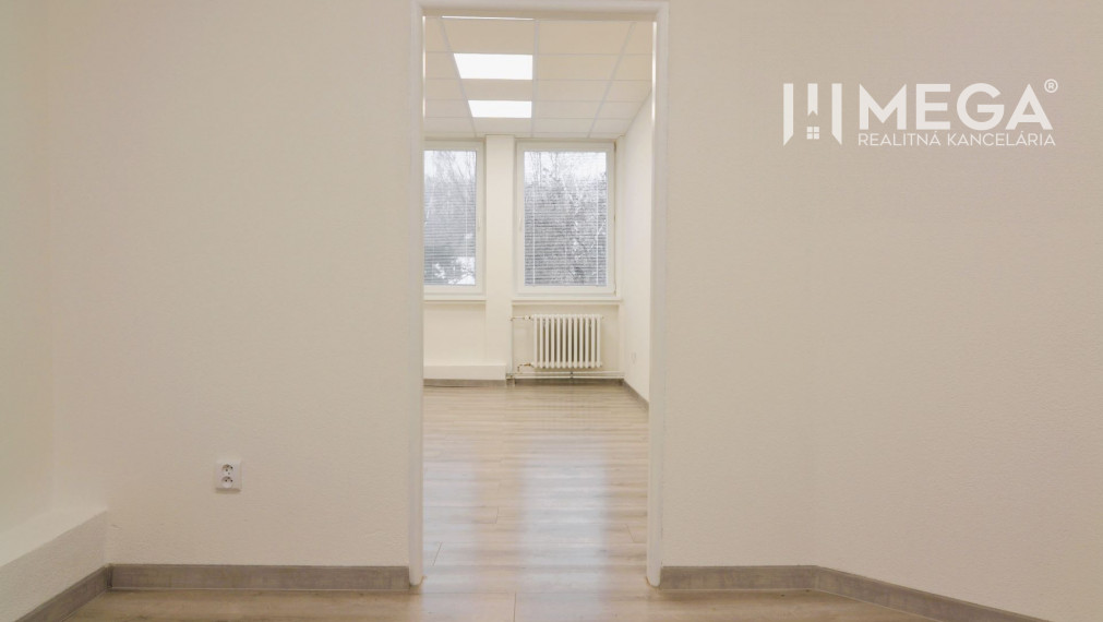 PRENÁJOM komerčného priestoru (26 m2) blízko centra Humenné