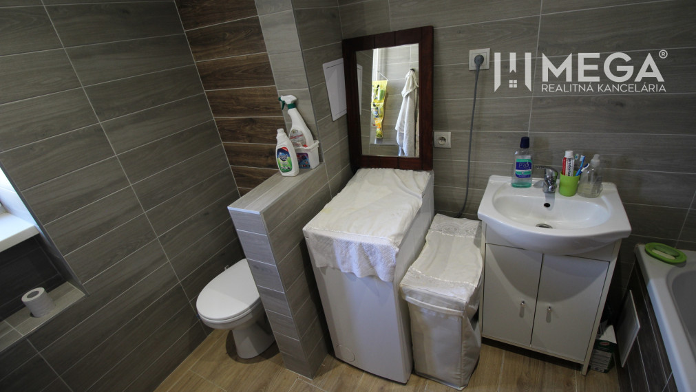 🏠 Na predaj: Zrekonštruovaný 3-izbový byt v centre Sniny