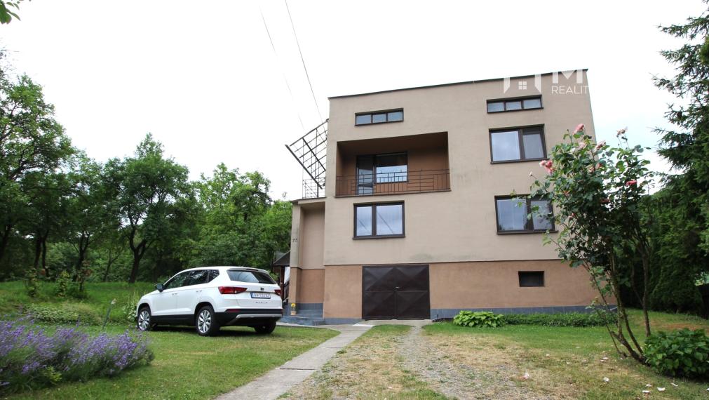 EXKLUZÍVNY PREDAJ-KRÁSNY 2 podlažný rodinný dom v obci BREKOV