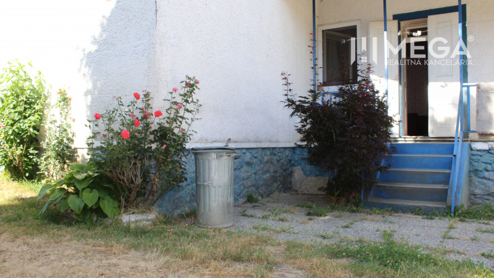 R E Z E R V O V A N Ý TOP POZEMOK S DOMOV OBEC SEDLISKÁ