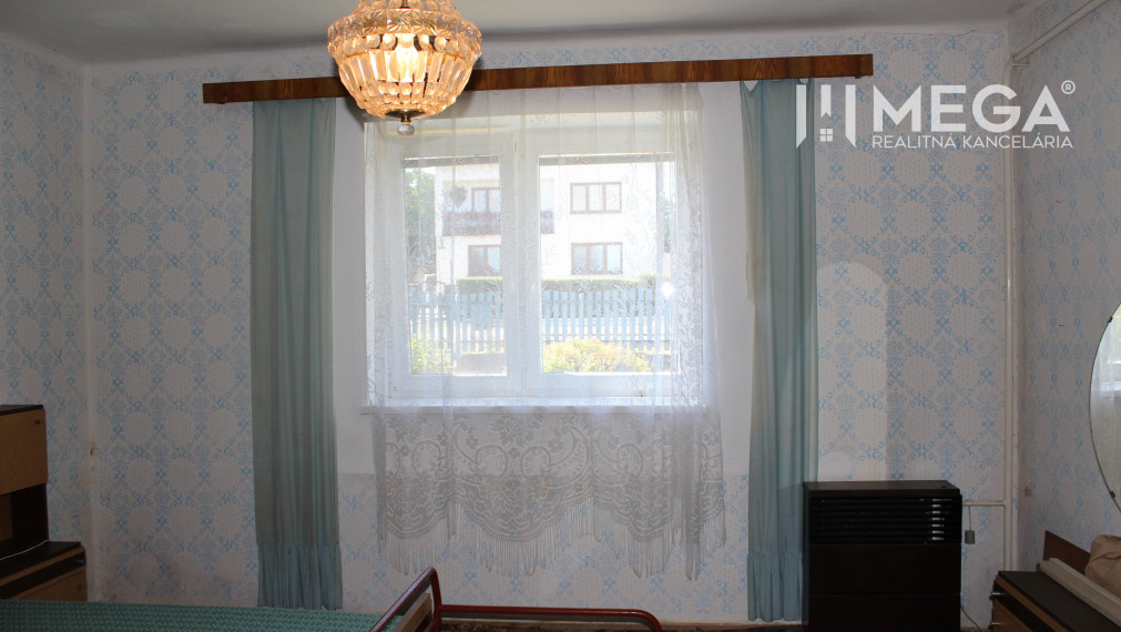 R E Z E R V O V A N Ý TOP POZEMOK S DOMOV OBEC SEDLISKÁ