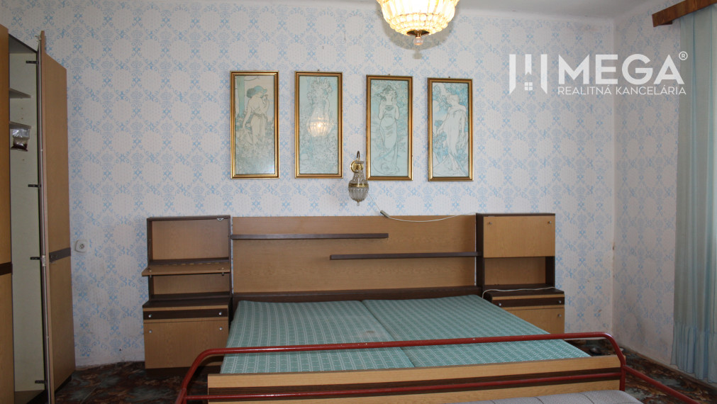 R E Z E R V O V A N Ý TOP POZEMOK S DOMOV OBEC SEDLISKÁ