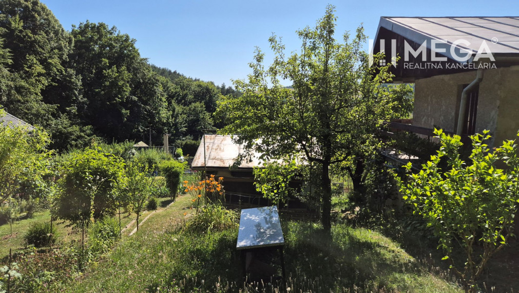 PREDAJ POZEMKU S DREVENOU CHATKOU v HUMENNOM DRIENOVEC