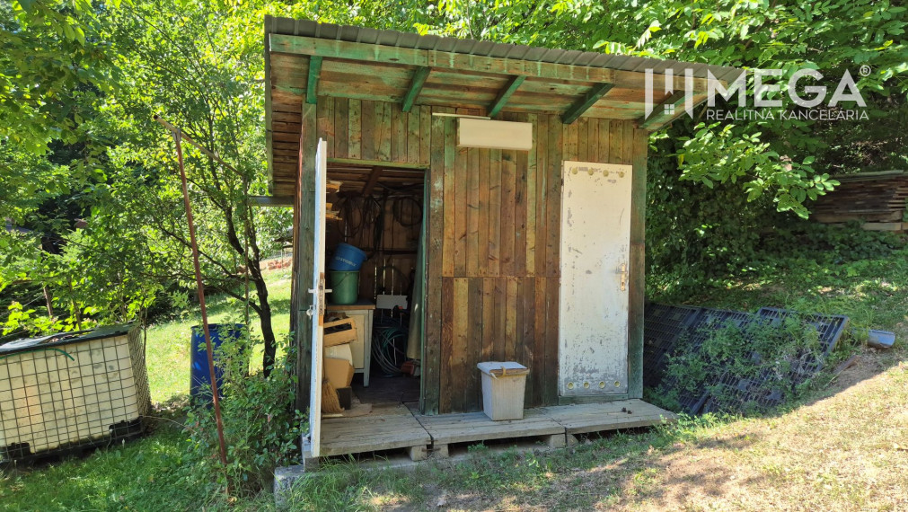 PREDAJ POZEMKU S DREVENOU CHATKOU v HUMENNOM DRIENOVEC