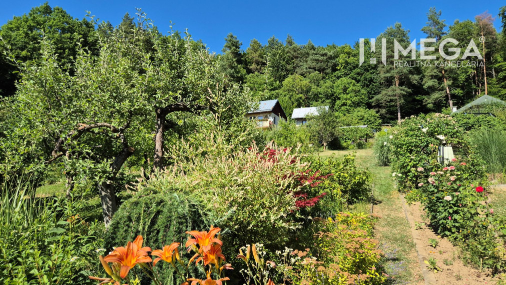 PREDAJ POZEMKU S DREVENOU CHATKOU v HUMENNOM DRIENOVEC