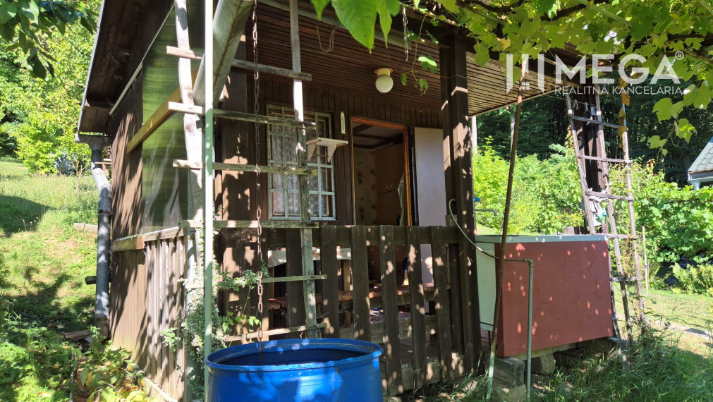 PREDAJ POZEMKU S DREVENOU CHATKOU v HUMENNOM DRIENOVEC