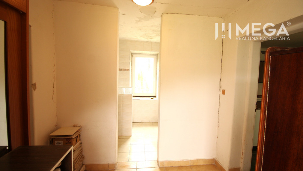 ZĽAVNENÁ CENA-NA PREDAJ VIDIECKY DOM s TOP pozemkom JASENOVCE