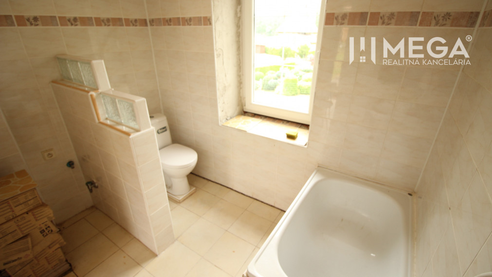 ZĽAVNENÁ CENA-NA PREDAJ VIDIECKY DOM s TOP pozemkom JASENOVCE