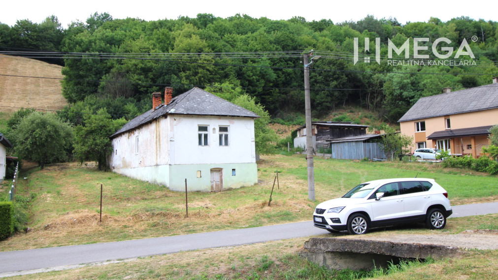 NA PREDAJ VIDIECKY DOM s TOP pozemkom JASENOVCE-blízko DOMAŠE