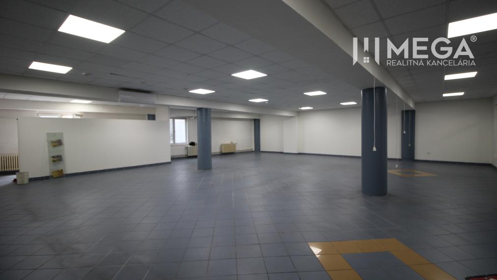 Na prenájom - priestor 185 m2 v centre mesta Humenné