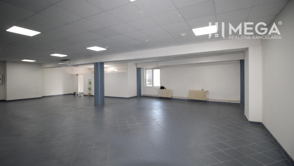 Na prenájom - priestor 185 m2 v centre mesta Humenné