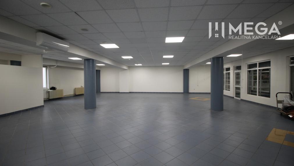 Na prenájom - priestor 185 m2 v centre mesta Humenné
