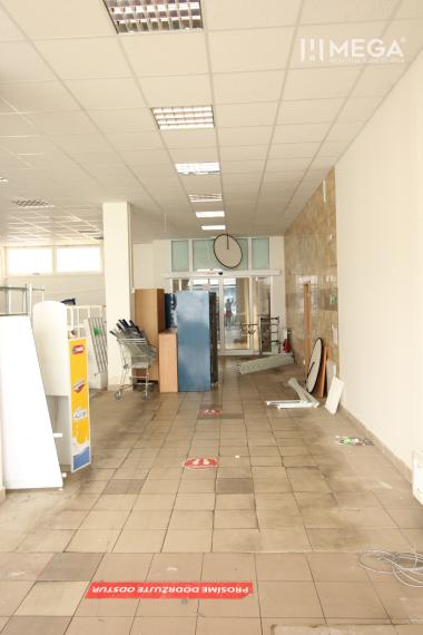 ZNÍŽENÁ CENA - Na prenájom - Lukratívny priestor v centre mesta Humenné