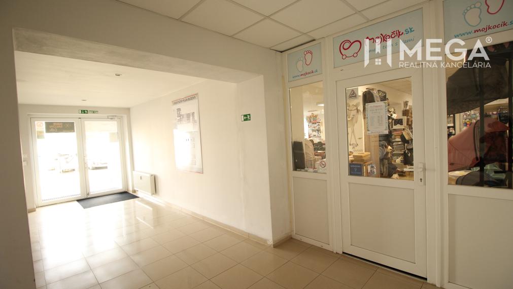Na prenájom - priestor na prízemí 120m2 na ul. Tolstého v meste Humenné