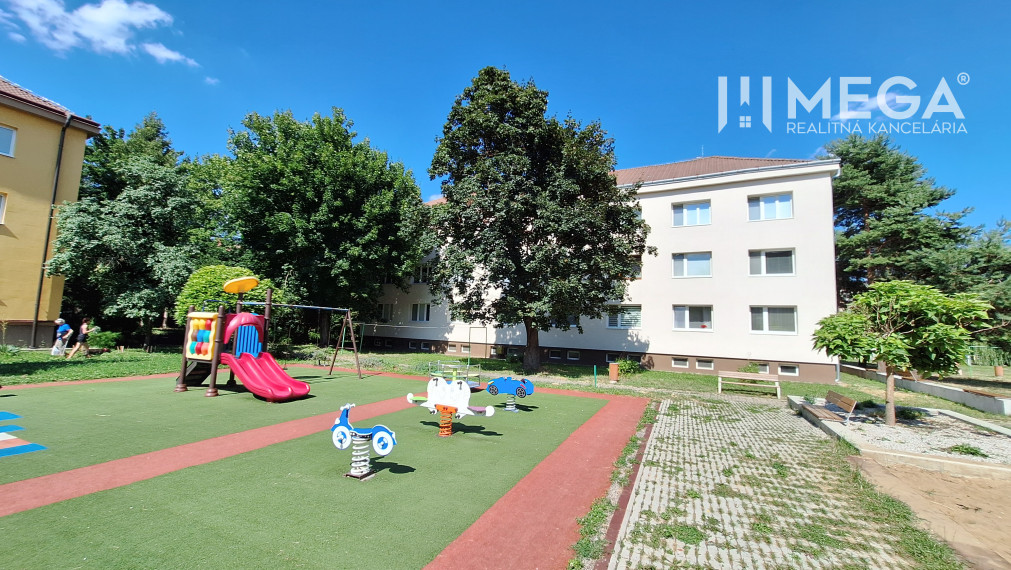 PREDANÉ 2-izbový BYT v meste Humenné