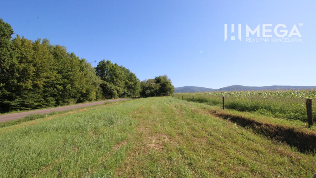 NA PREDAJ STAVEBNÝ POZEMOK S PANORAMATICKÝM VÝHĽADOM - SNINA