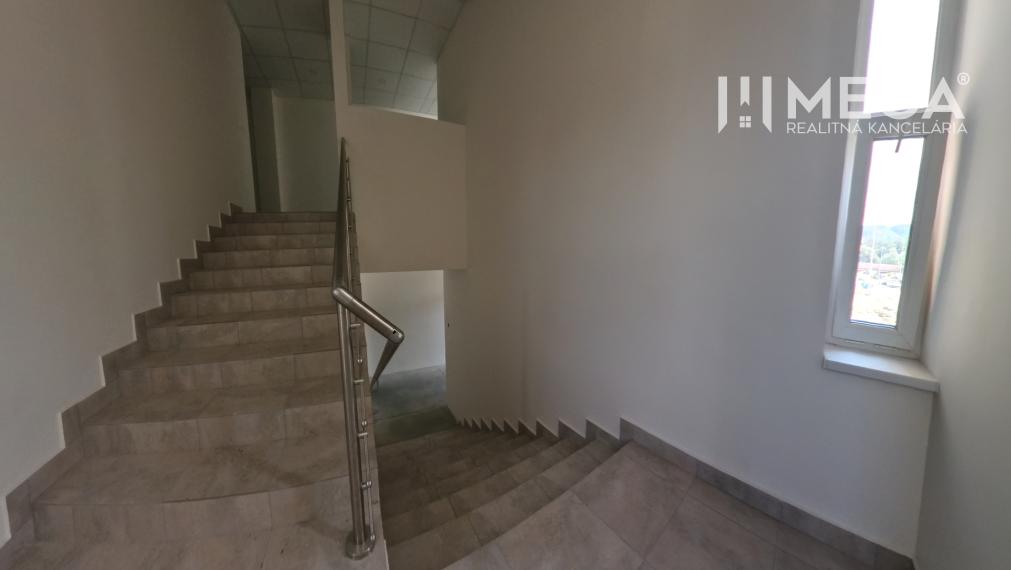 TOP CENA NA PRENÁJOM NOVÉ KANCELÁRIE v HUMENOM 689€/mesiac