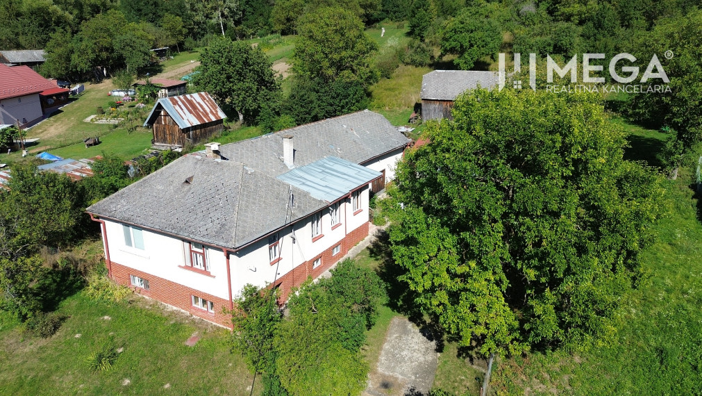 Na predaj rodinný dom v krásnom prostredí obce Vyšné Ladičkovce, exkluzívna ponuka.