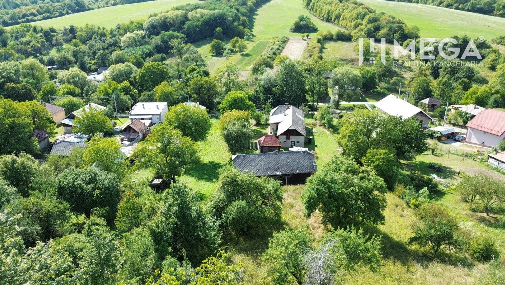 Na predaj rodinný dom v krásnom prostredí obce Vyšné Ladičkovce, exkluzívna ponuka.
