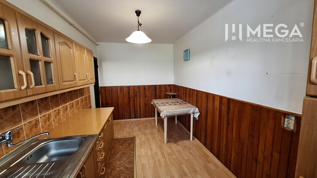 SKVELÁ CENA - NA PREDAJ 3-izbový BYT v meste Snina