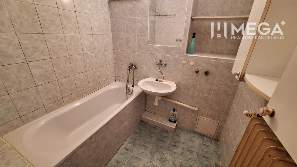 SKVELÁ CENA - NA PREDAJ 3-izbový BYT v meste Snina