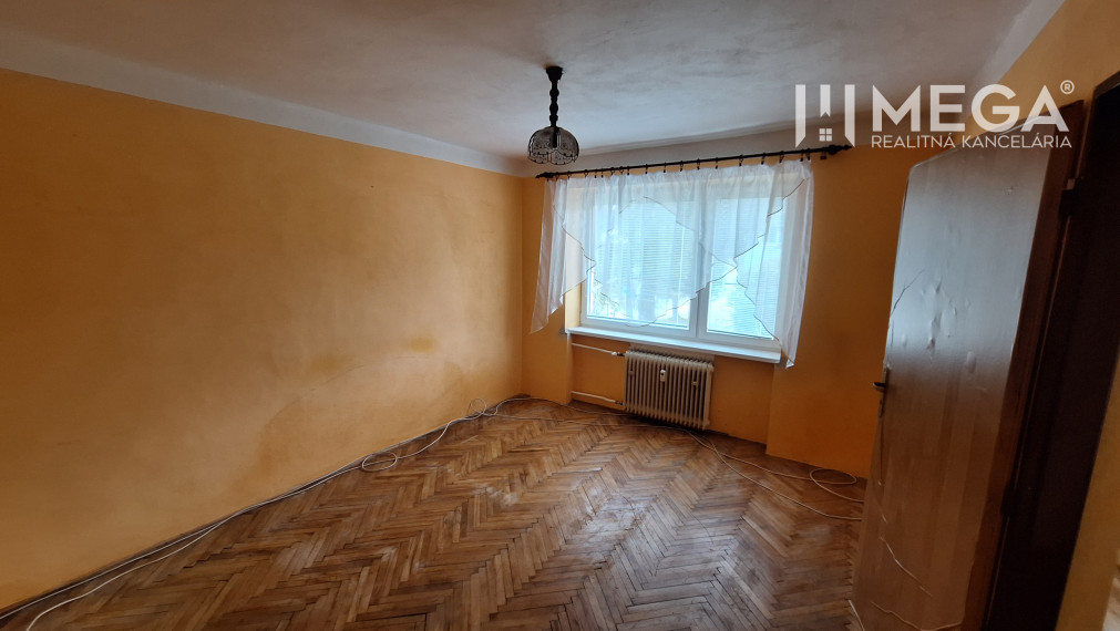 SKVELÁ CENA - NA PREDAJ 3-izbový BYT v meste Snina