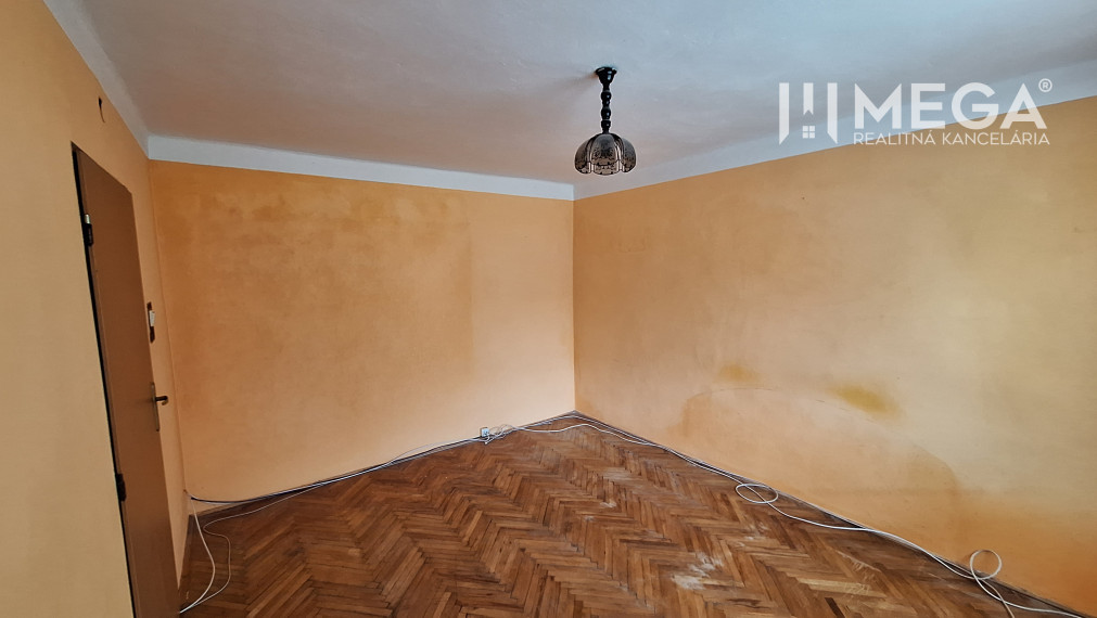 SKVELÁ CENA - NA PREDAJ 3-izbový BYT v meste Snina