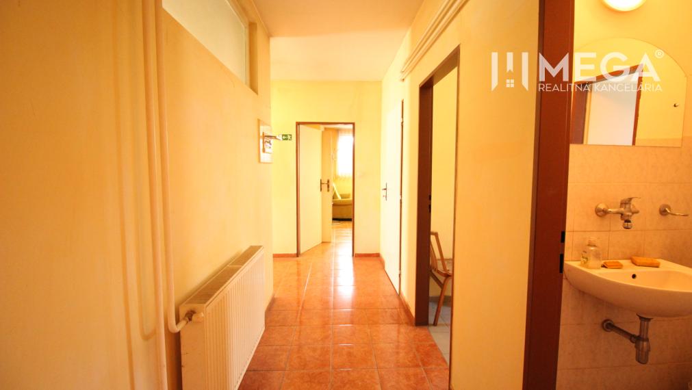 VÝHODNÝ PRENÁJOM KANCELÁRIÍ vo vyhľadávanej lokalite HUMENNÉ