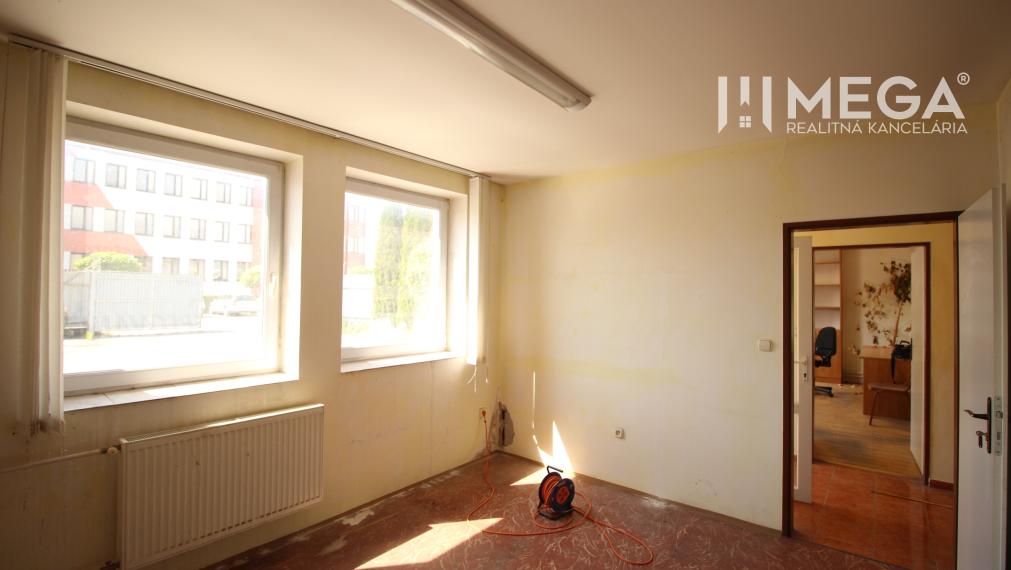 VÝHODNÝ PRENÁJOM KANCELÁRIÍ vo vyhľadávanej lokalite HUMENNÉ