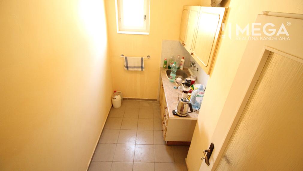 VÝHODNÝ PRENÁJOM KANCELÁRIÍ vo vyhľadávanej lokalite HUMENNÉ