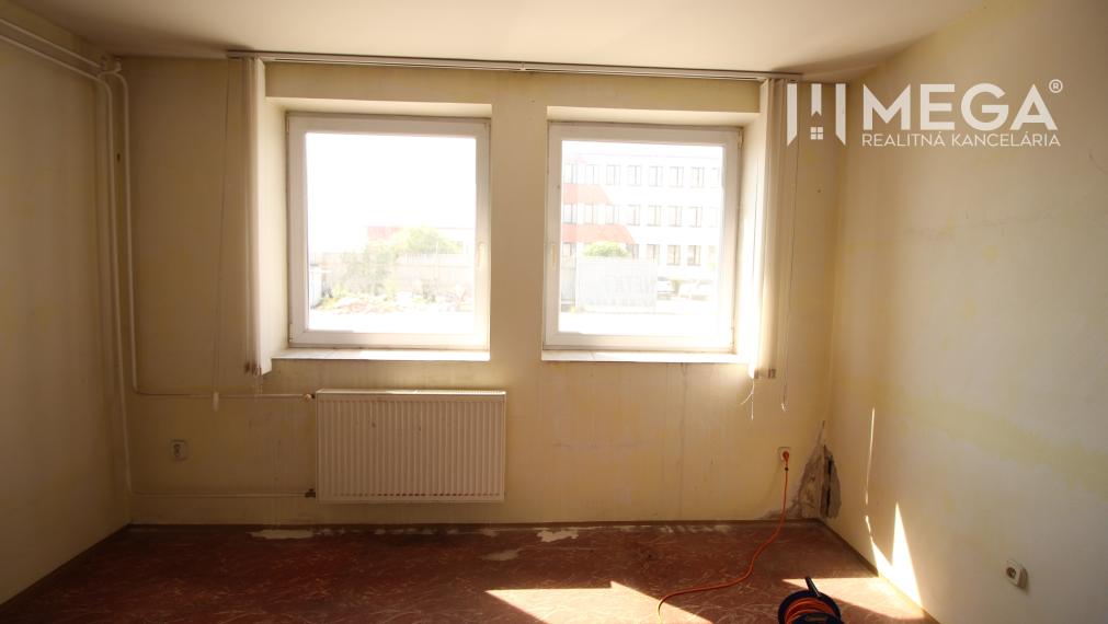 VÝHODNÝ PRENÁJOM KANCELÁRIÍ vo vyhľadávanej lokalite HUMENNÉ