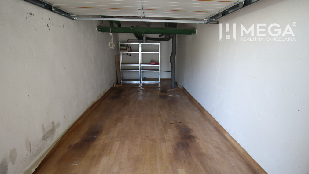 NA PREDAJ: Murovaná garáž v bytovom dome