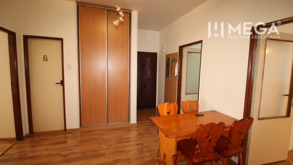 Na predaj veľký 3 izbový byt 8 min od mesta Humenné