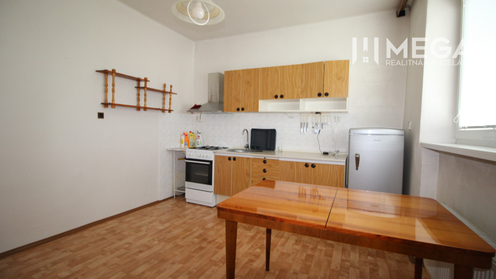 Na predaj veľký 3 izbový byt 8 min od mesta Humenné