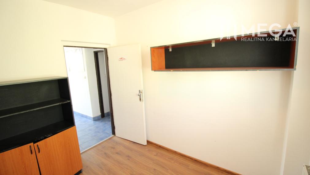 PRENÁJOM KANCELÁRII v Humennom výborná lokalita, BEZ DEPOZITU