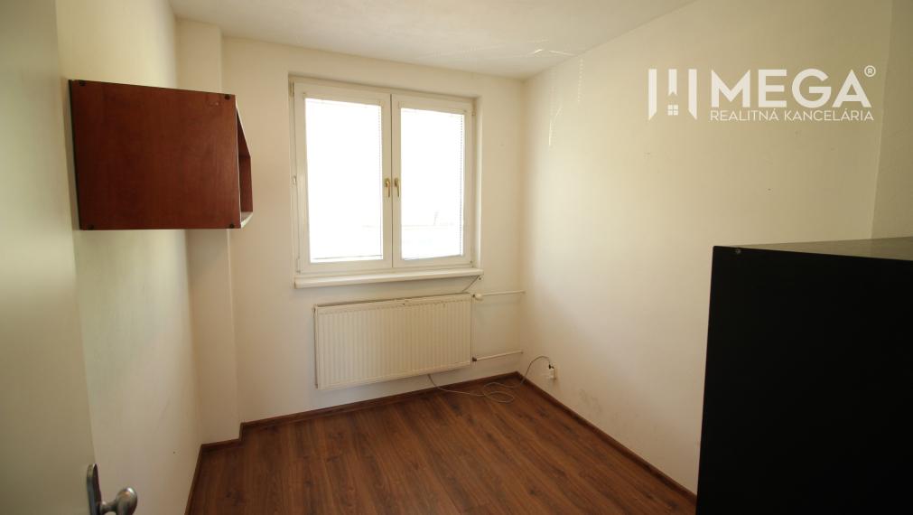 PRENÁJOM KANCELÁRII v Humennom výborná lokalita, BEZ DEPOZITU