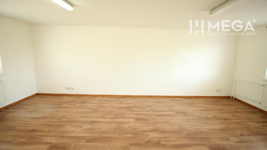 PRENÁJOM KANCELÁRII v Humennom výborná lokalita, BEZ DEPOZITU