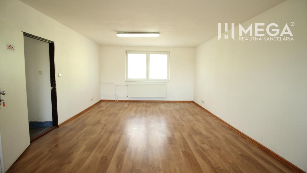 PRENÁJOM KANCELÁRII v Humennom výborná lokalita, BEZ DEPOZITU