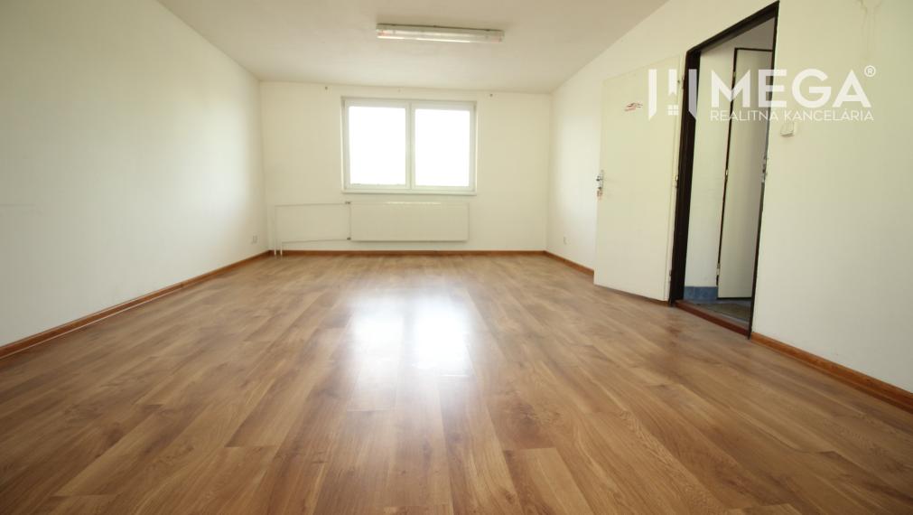 PRENÁJOM KANCELÁRII v Humennom výborná lokalita, BEZ DEPOZITU