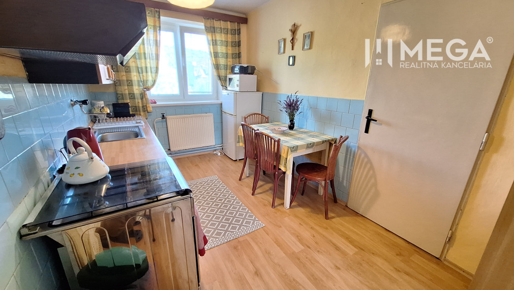 EXKLUZÍVNE 4i byt s garážou a záhradou v Snine – „3 v 1“ T52